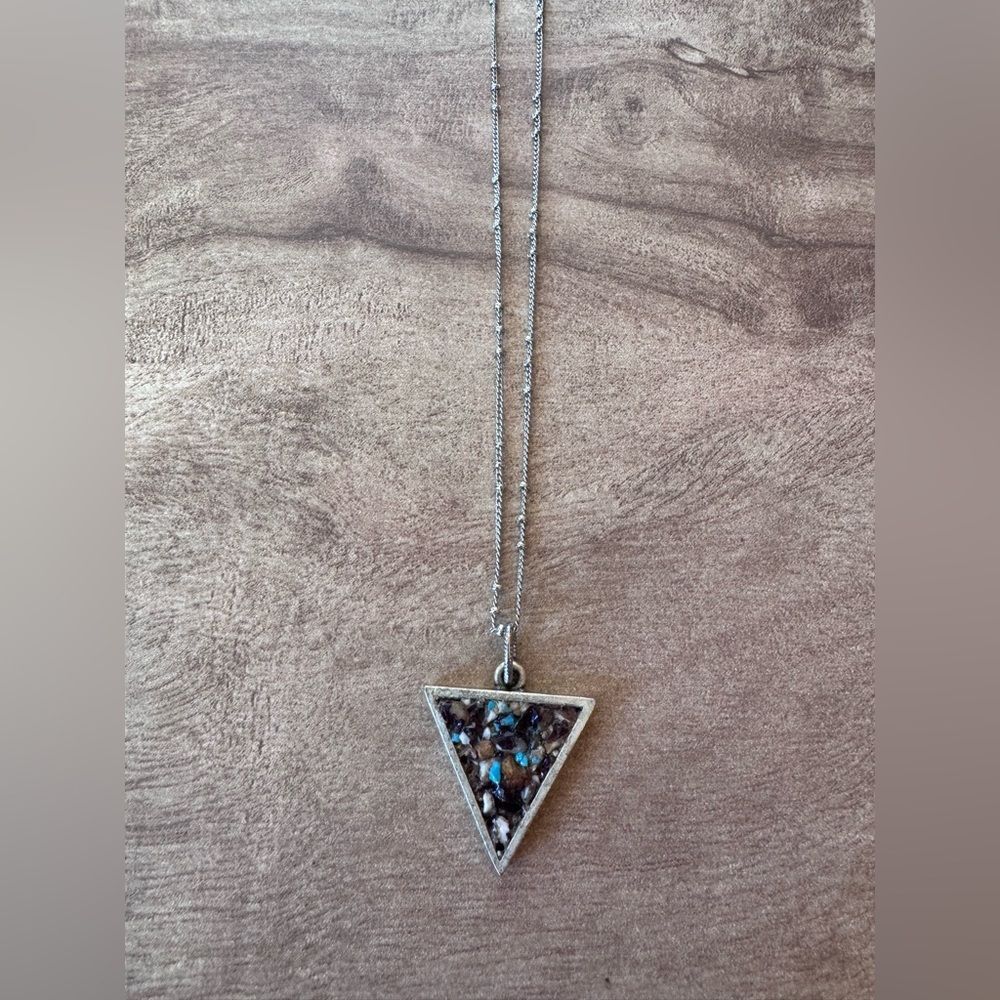 Southwestern Triangle Arrow Pendant Silver Toned Necklace Turquoise Chips Boho